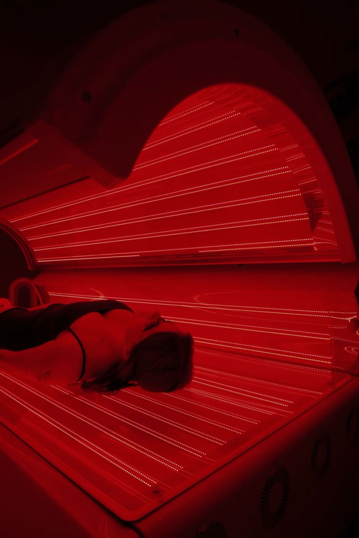 Red light therapy bed LUM-R5500 open view