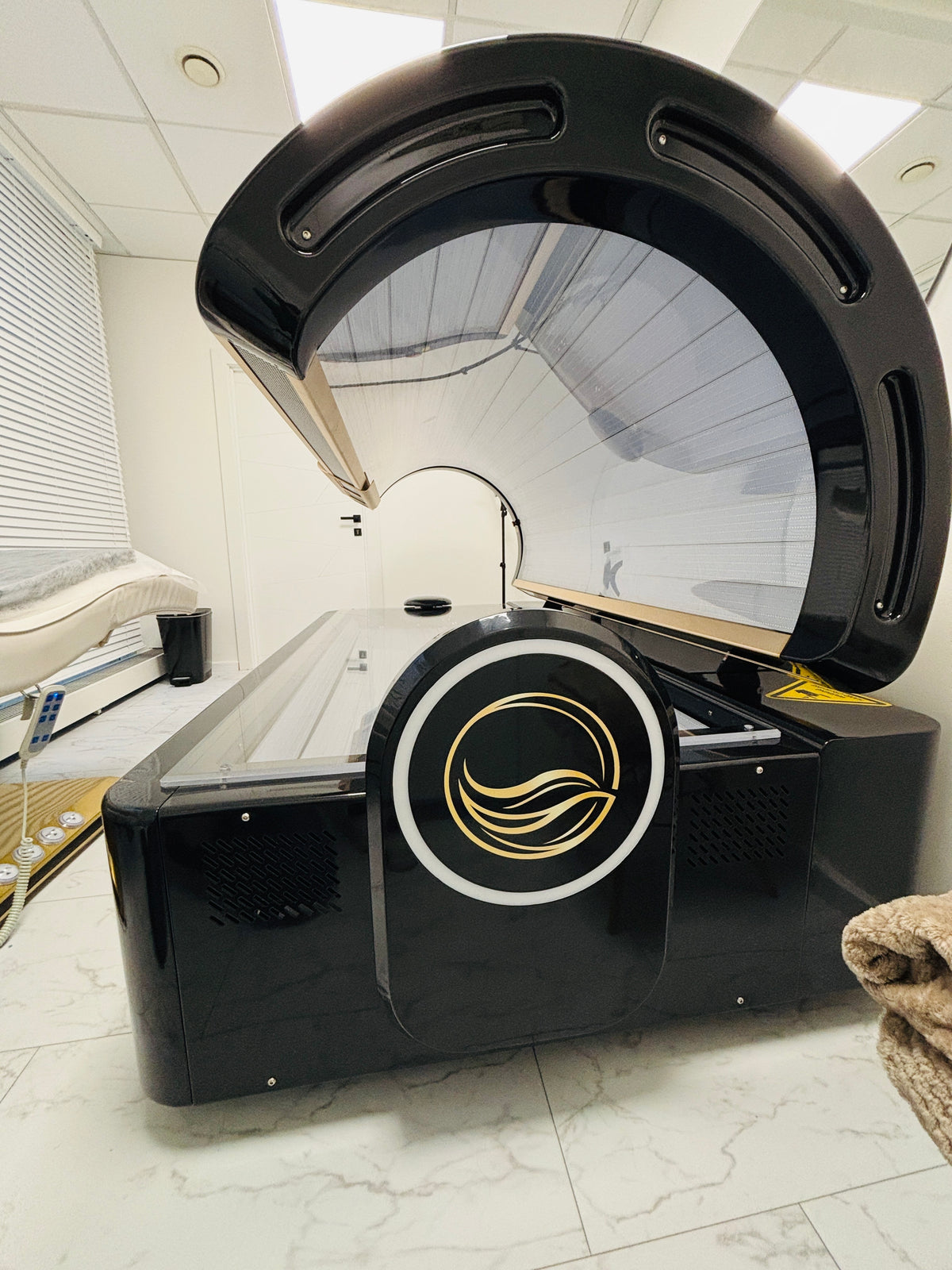 Red Light Therapy Bed LUM-R5500 — Professional Studio Grade