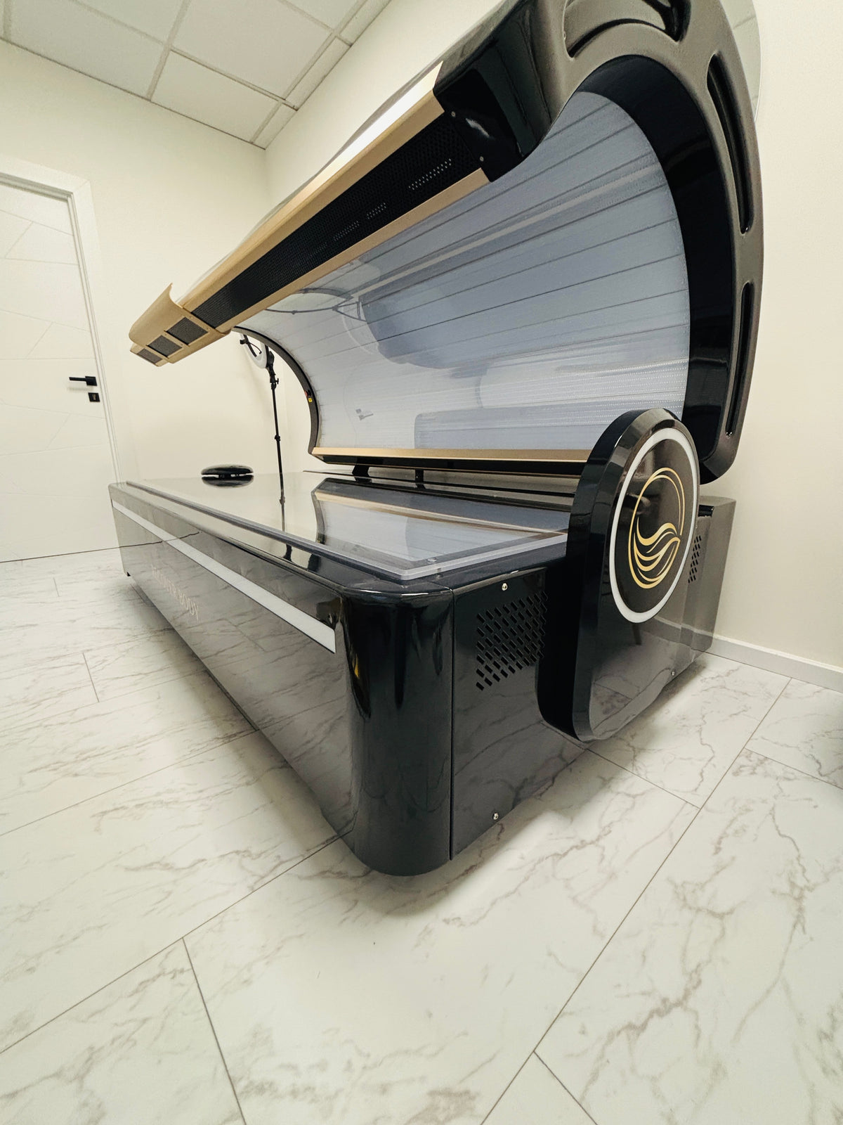 Red Light Therapy Bed LUM-R5500 — Professional Studio Grade
