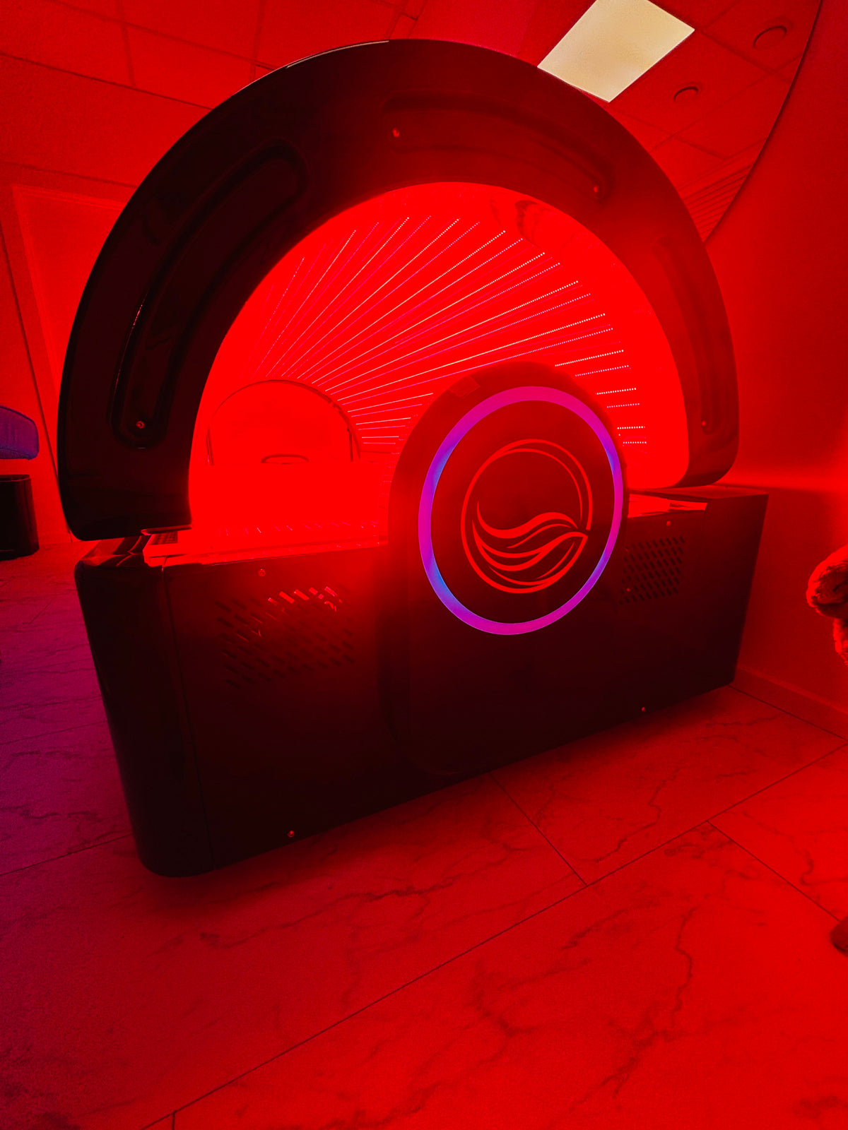 Red Light Therapy Bed LUM-R5500 — Professional Studio Grade